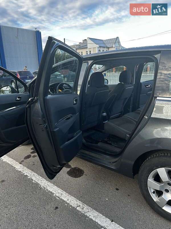 Мікровен Peugeot 5008 2013 в Дрогобичі