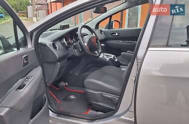 Микровэн Peugeot 5008 2016 в Новоархангельске