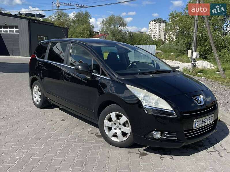 Микровэн Peugeot 5008 2012 в Львове