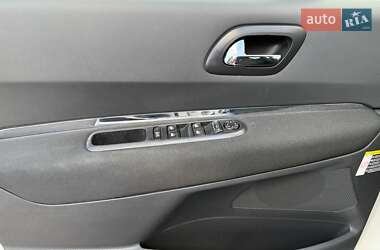 Микровэн Peugeot 5008 2010 в 