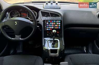 Микровэн Peugeot 5008 2010 в 