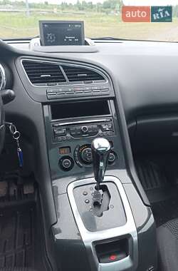 Микровэн Peugeot 5008 2015 в Львове