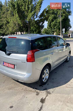 Мікровен Peugeot 5008 2011 в 