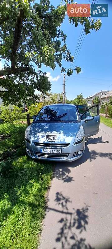 Мікровен Peugeot 5008 2009 в Стрию