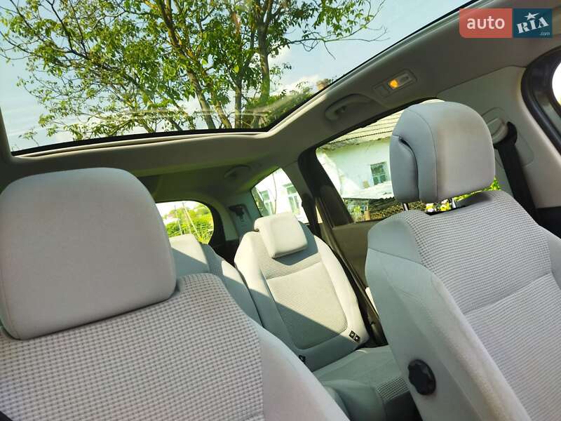 Микровэн Peugeot 5008 2009 в Дубно