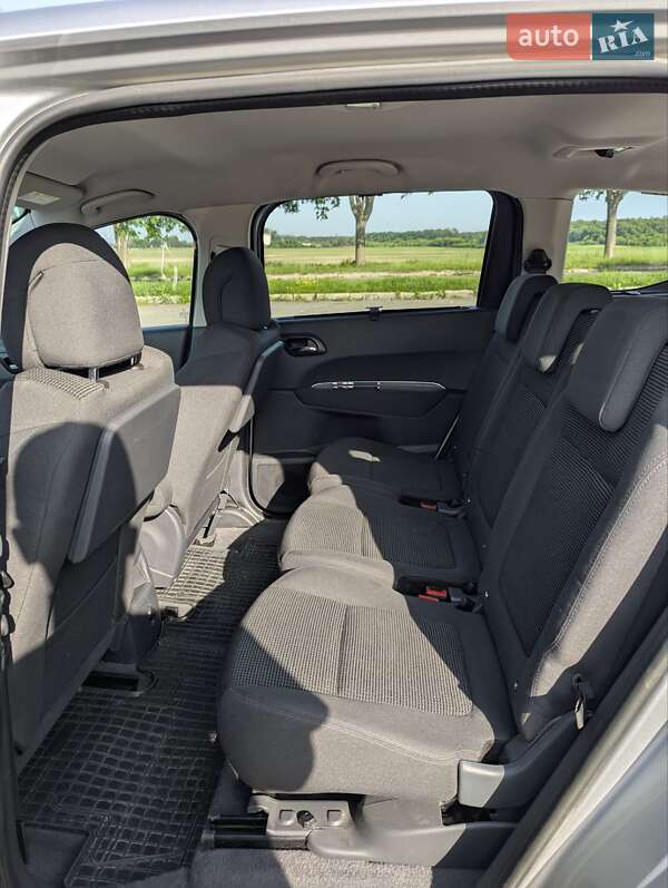 Микровэн Peugeot 5008 2014 в Владимире