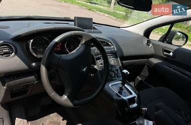 Микровэн Peugeot 5008 2013 в 