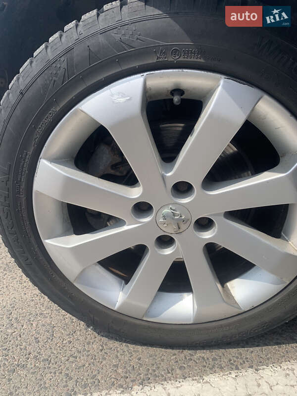 Микровэн Peugeot 5008 2011 в Луцке