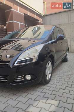 Микровэн Peugeot 5008 2011 в 
