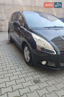 Микровэн Peugeot 5008 2011 в 