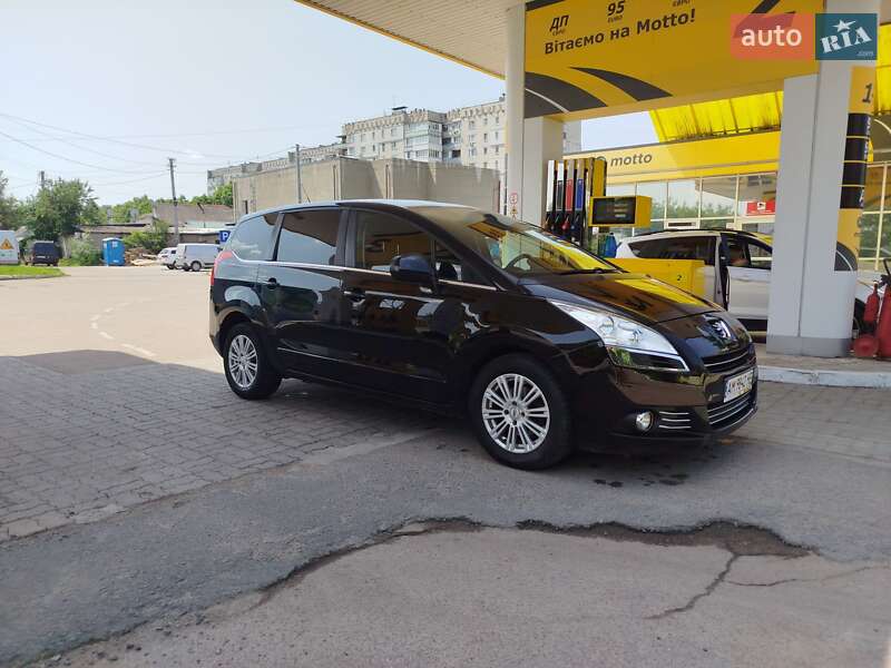 Микровэн Peugeot 5008 2010 в Житомире