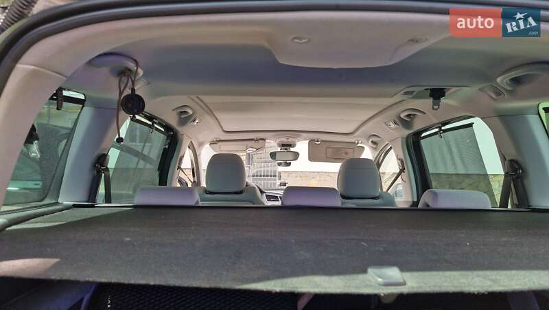 Peugeot 5008 2011