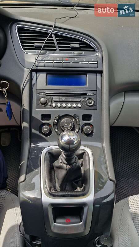 Мікровен Peugeot 5008 2011 в Луцьку