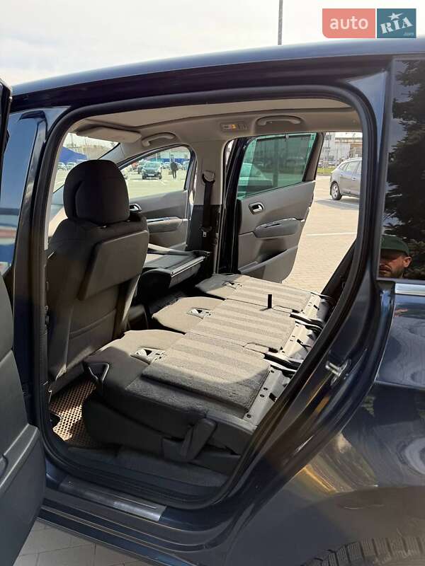 Микровэн Peugeot 5008 2013 в Виннице