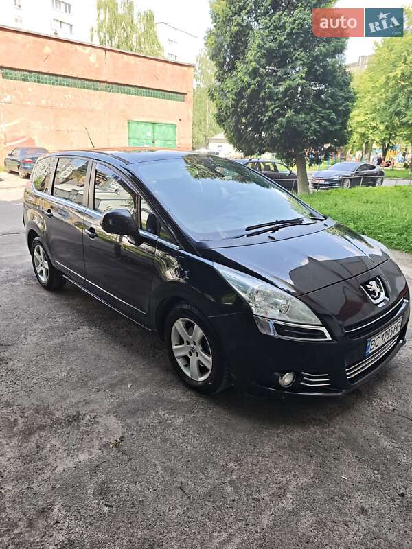 Peugeot 5008 2013