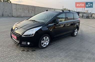 Микровэн Peugeot 5008 2011 в Сарнах