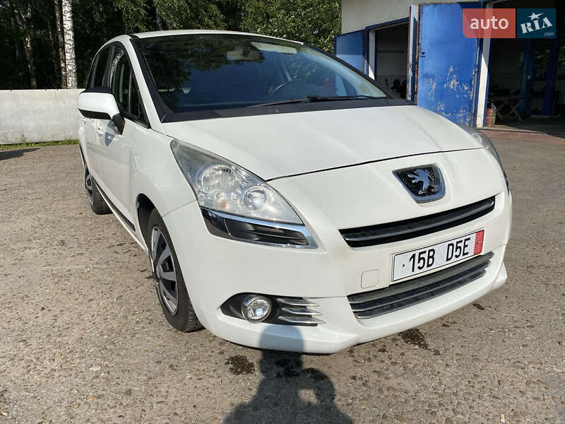 Микровэн Peugeot 5008 2013 в Калуше