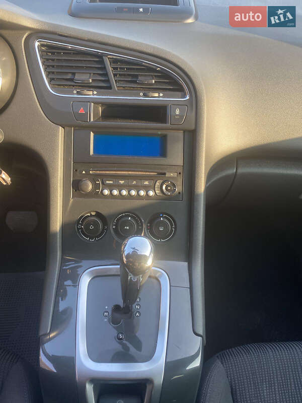 Микровэн Peugeot 5008 2013 в Калуше