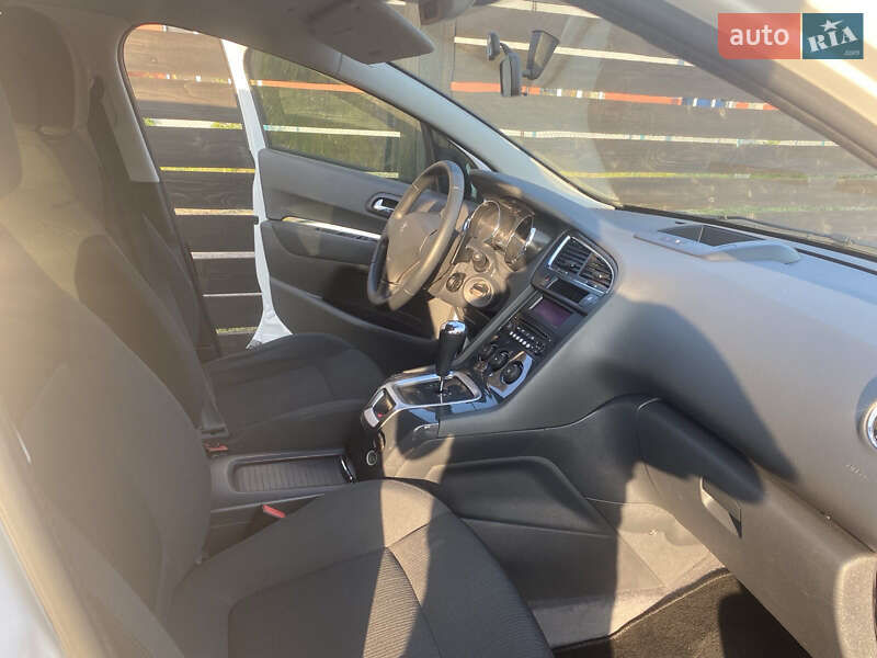 Микровэн Peugeot 5008 2013 в Калуше