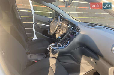 Микровэн Peugeot 5008 2013 в 