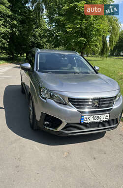 Позашляховик / Кросовер Peugeot 5008 2017 в Рівному