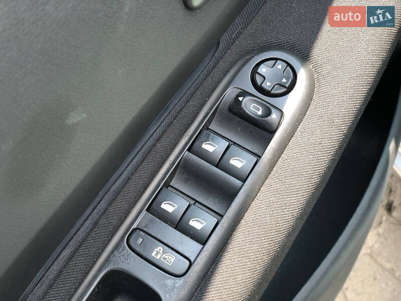 Мікровен Peugeot 5008 2011 в Ковелі