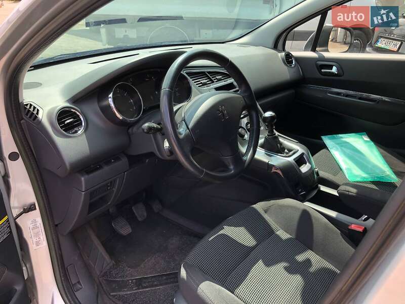 Мікровен Peugeot 5008 2011 в Ковелі