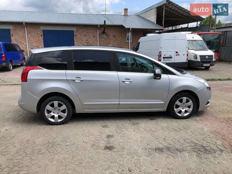 Мікровен Peugeot 5008 2011 в Ковелі