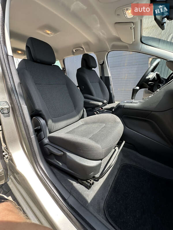 Мікровен Peugeot 5008 2012 в Львові