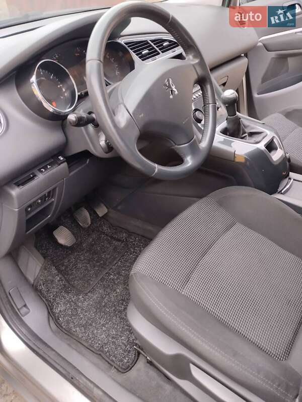 Мікровен Peugeot 5008 2009 в Києві