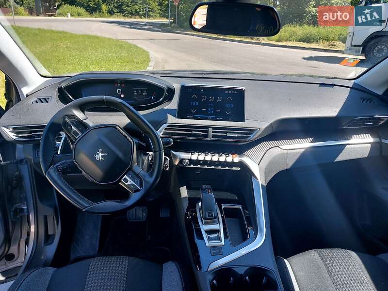 Позашляховик / Кросовер Peugeot 5008 2019 в Львові