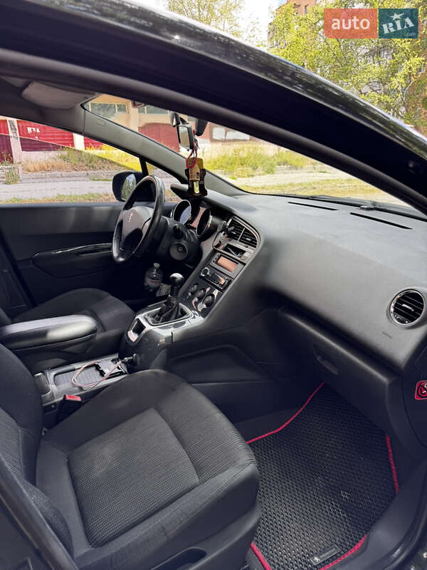 Мікровен Peugeot 5008 2010 в Полтаві