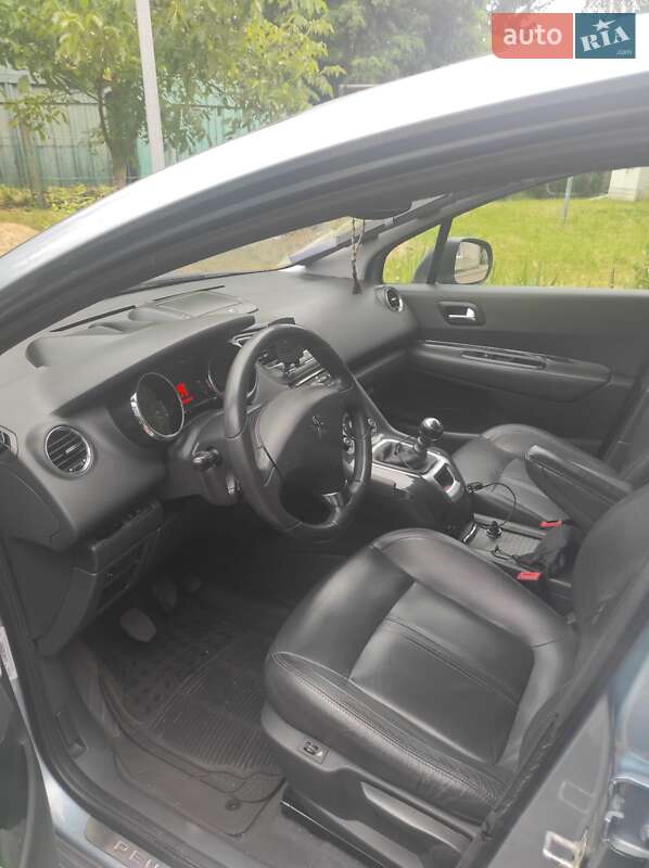 Микровэн Peugeot 5008 2010 в Луцке
