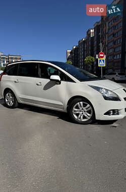 Микровэн Peugeot 5008 2011 в 