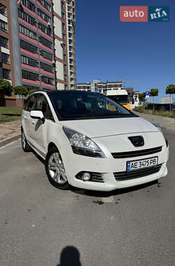 Микровэн Peugeot 5008 2011 в 