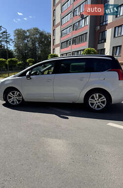 Микровэн Peugeot 5008 2011 в 