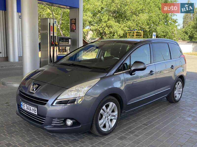 Peugeot 5008 2011