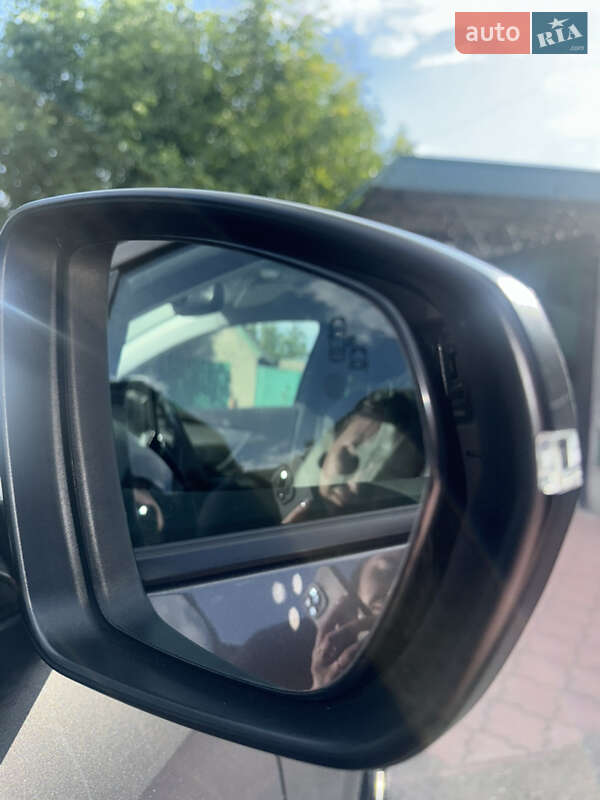 Позашляховик / Кросовер Peugeot 5008 2020 в Запоріжжі