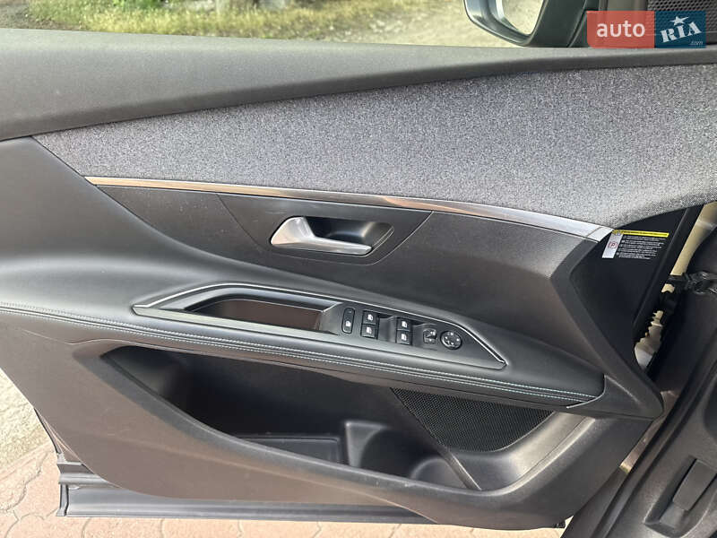 Позашляховик / Кросовер Peugeot 5008 2020 в Запоріжжі