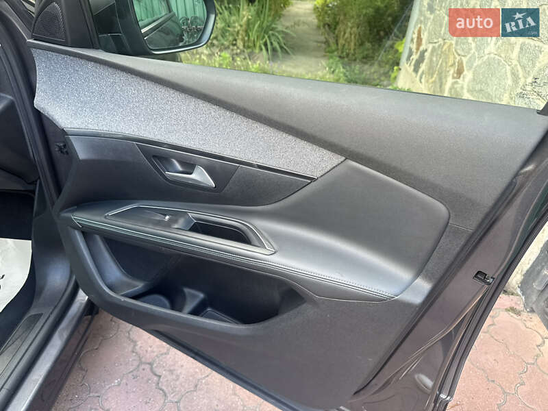 Позашляховик / Кросовер Peugeot 5008 2020 в Запоріжжі