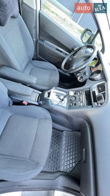 Микровэн Peugeot 5008 2015 в Черновцах