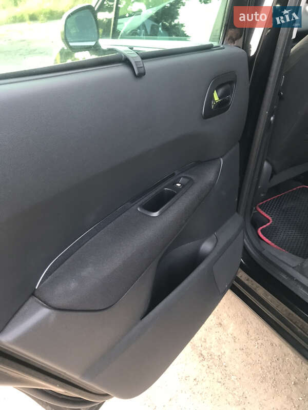 Мікровен Peugeot 5008 2011 в Кам'янці-Бузькій