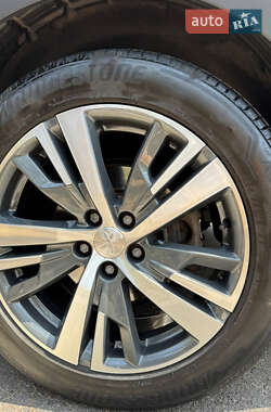 Позашляховик / Кросовер Peugeot 5008 2017 в Полтаві