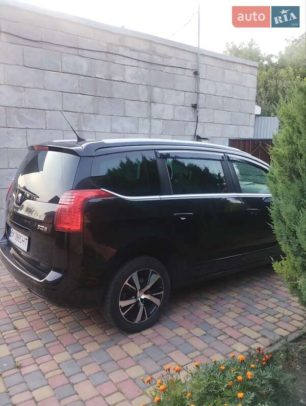 Микровэн Peugeot 5008 2013 в Киеве