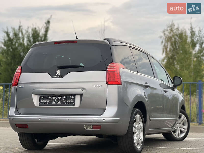 Микровэн Peugeot 5008 2016 в Дрогобыче