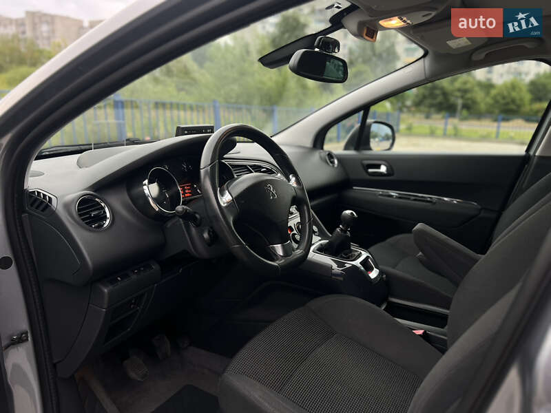 Микровэн Peugeot 5008 2016 в Дрогобыче