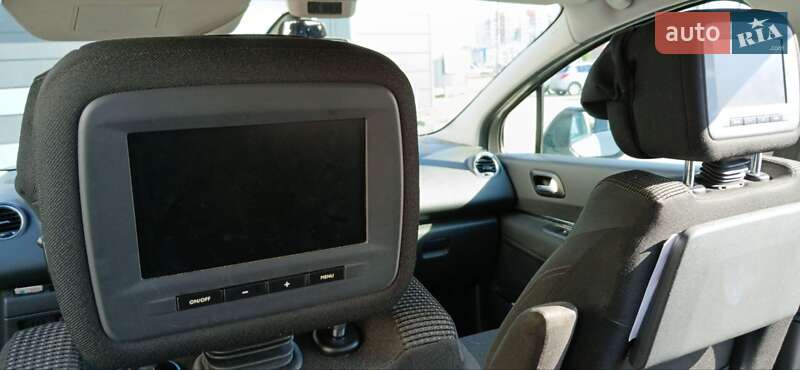 Микровэн Peugeot 5008 2010 в Виннице