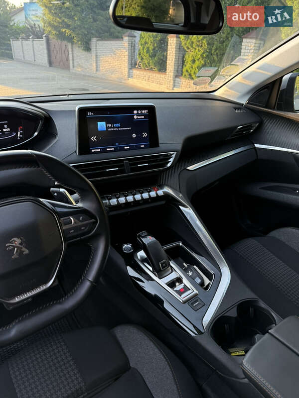 Внедорожник / Кроссовер Peugeot 5008 2020 в Черкассах