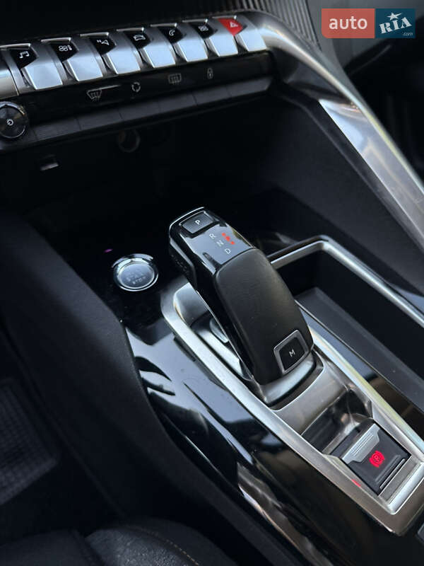 Внедорожник / Кроссовер Peugeot 5008 2020 в Черкассах