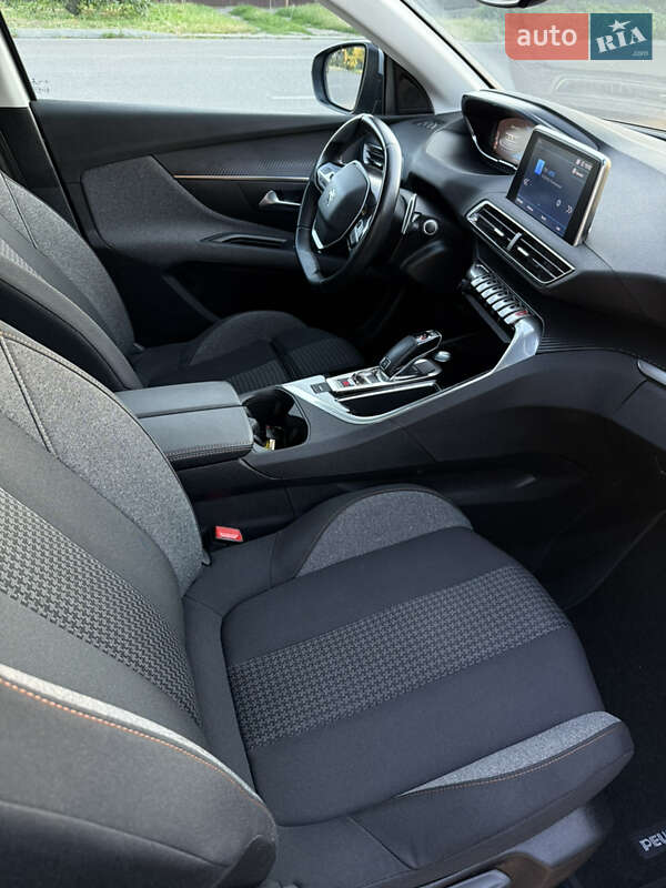 Внедорожник / Кроссовер Peugeot 5008 2020 в Черкассах